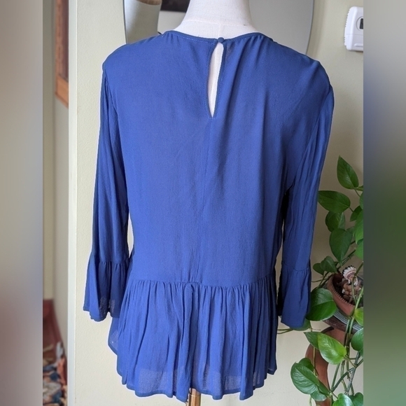 Alya Women's Size Small Blue Embroidered Florals Bell Hem Pullover Blouse - Picture 6 of 10